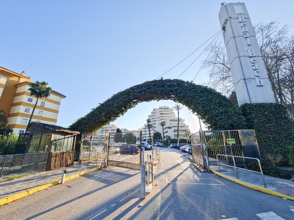 Benalmadena Benalbeach Parking Privado Exteriör bild