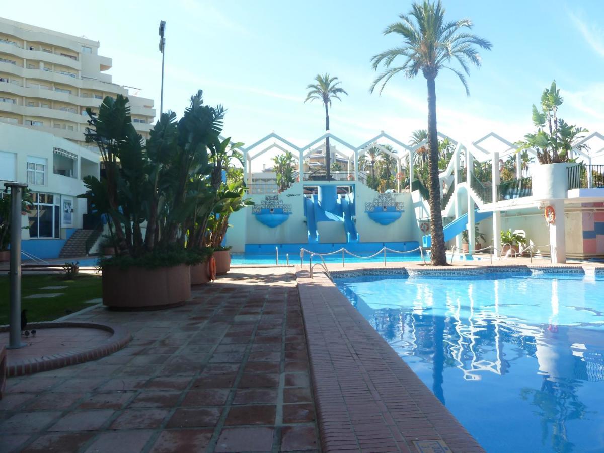 Benalmadena Benalbeach Parking Privado Exteriör bild